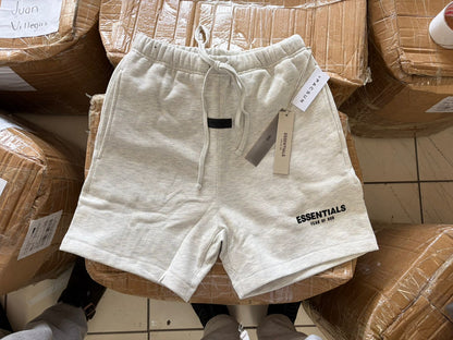 SHORTS ESS BLANCO MENUDEO