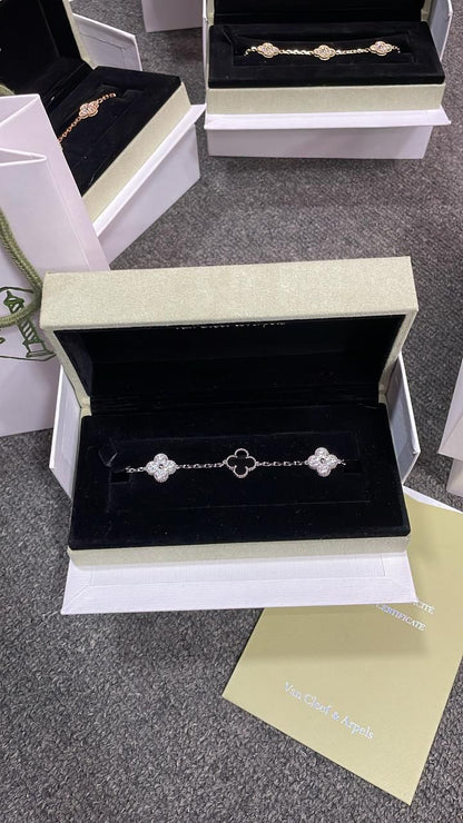 PULSO VAN CLEEF - NEGRO CON PIEDRAS